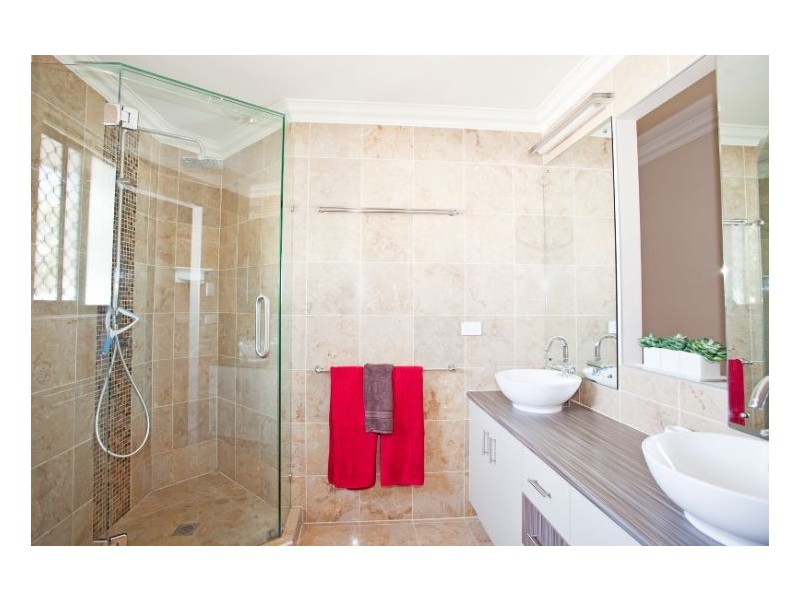 8 Friarbird Ave, Blacks Beach QLD 4740