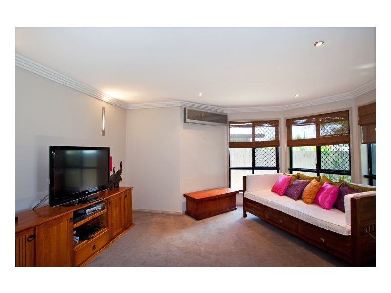 8 Friarbird Ave, Blacks Beach QLD 4740