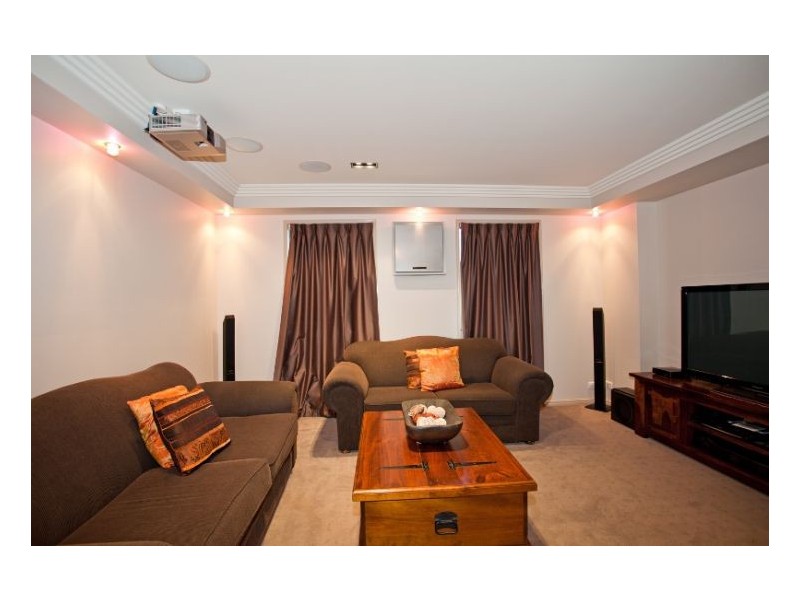 8 Friarbird Ave, Blacks Beach QLD 4740