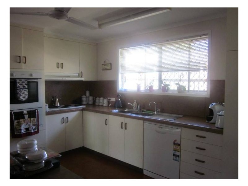 5 Stopher Crt, Beaconsfield QLD 4740