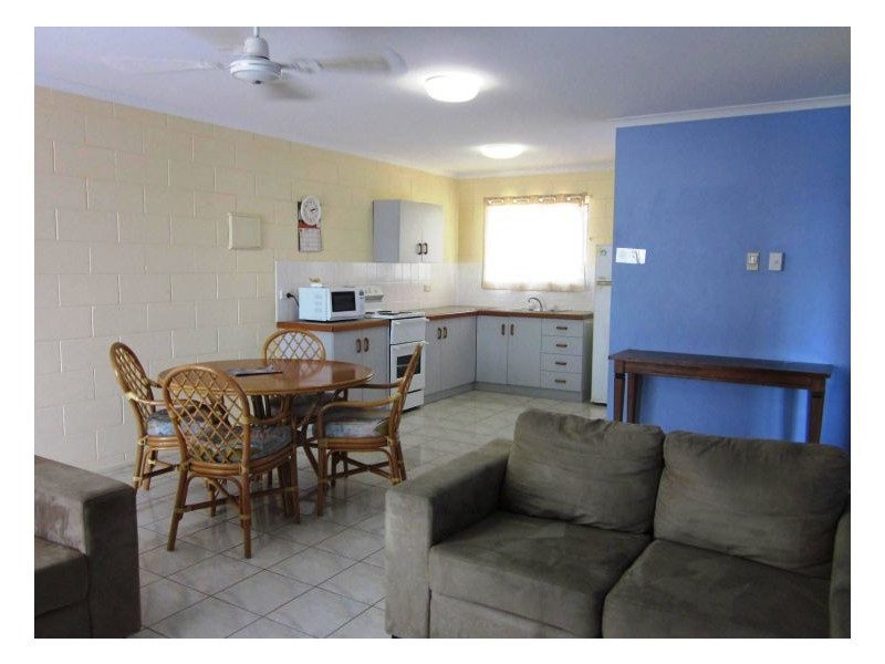 5/2 Coral DrIve, Blacks Beach QLD 4740