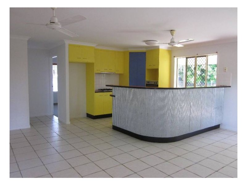 20 Beachside Place, Shoal Point QLD 4750