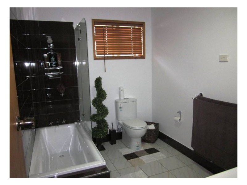 18 Murrays Rd, Mount Pleasant QLD 4740