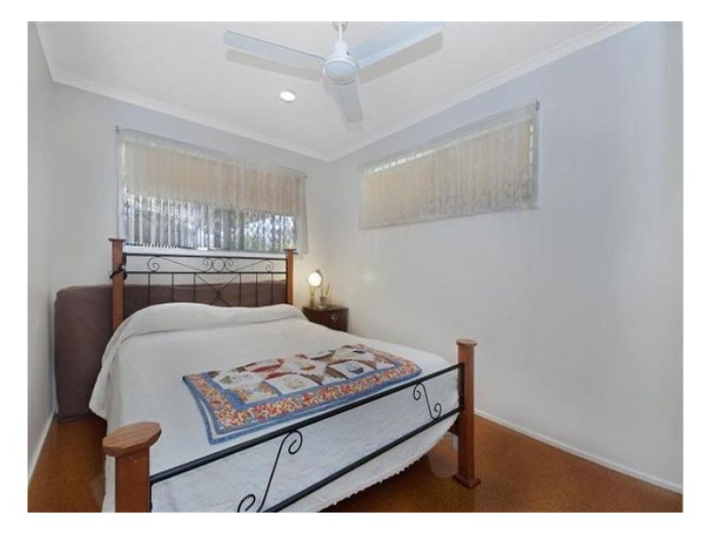 5 Dixon Crt, Beaconsfield QLD 4740