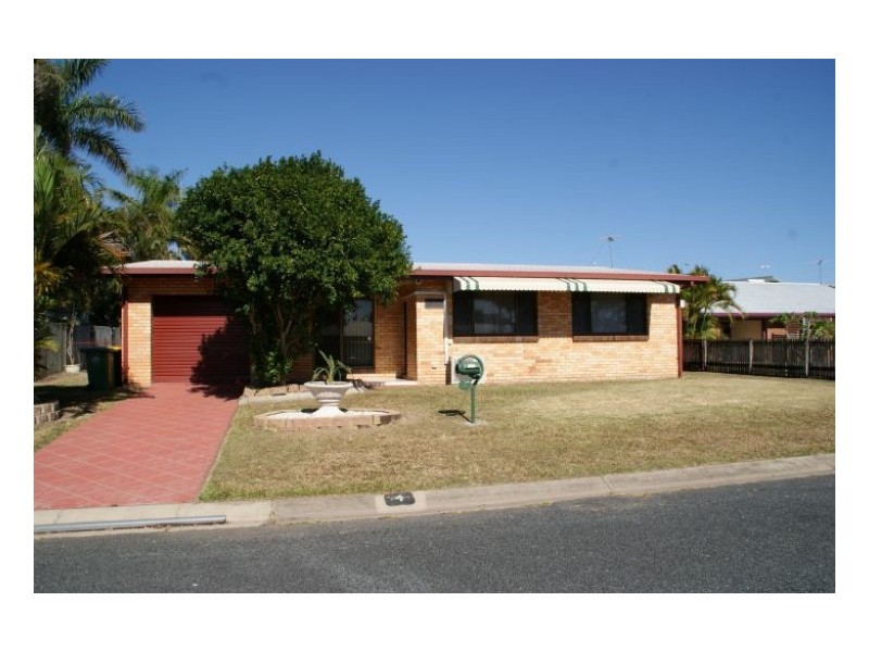 4 Dixon Crt, Beaconsfield QLD 4740