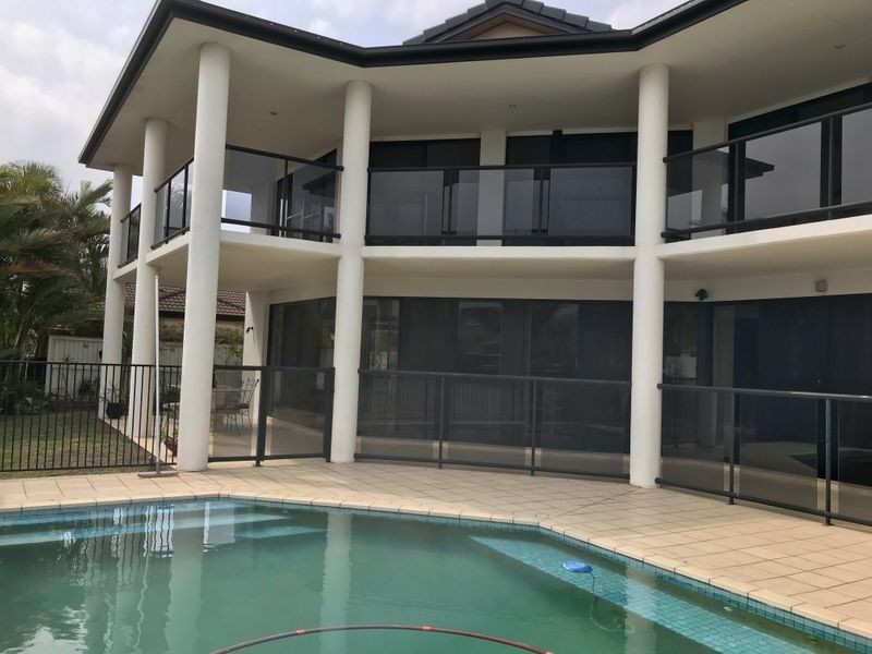 5 St Helens, Burleigh Waters QLD 4220