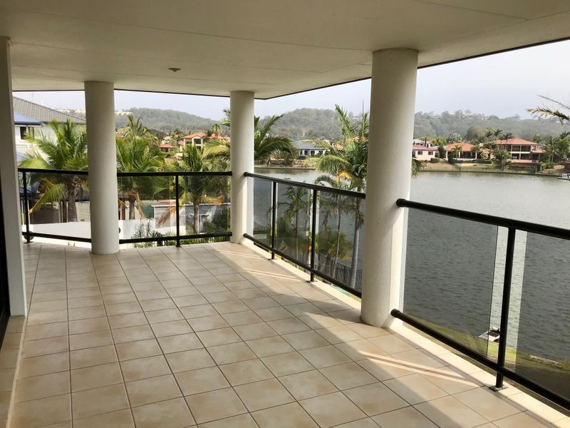 5 St Helens, Burleigh Waters QLD 4220