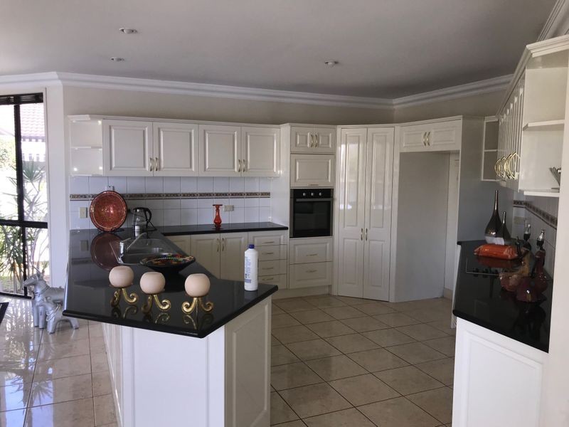 5 St Helens, Burleigh Waters QLD 4220