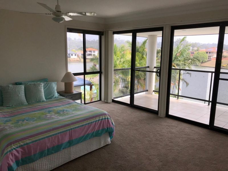 5 St Helens, Burleigh Waters QLD 4220