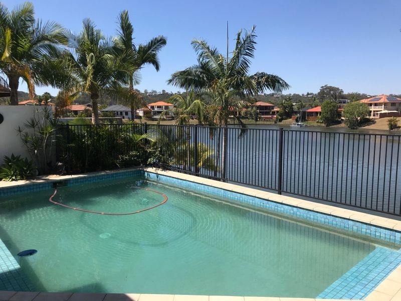 5 St Helens, Burleigh Waters QLD 4220
