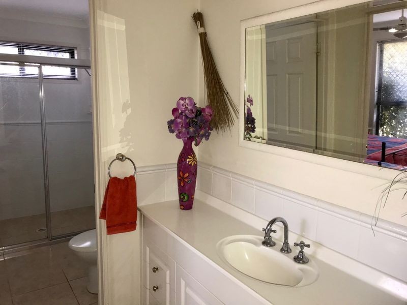 5 St Helens, Burleigh Waters QLD 4220