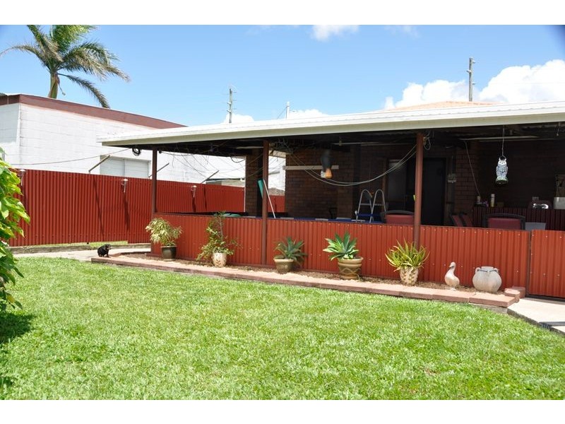 4 Harveys Rd, Beaconsfield QLD 4740