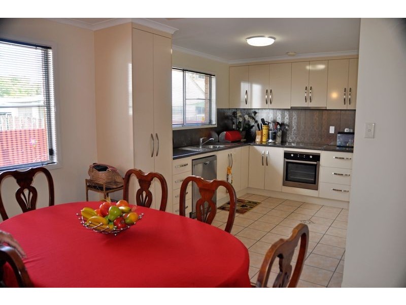 4 Harveys Rd, Beaconsfield QLD 4740