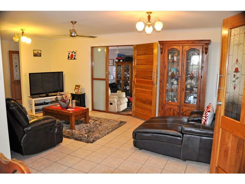 4 Harveys Rd, Beaconsfield QLD 4740