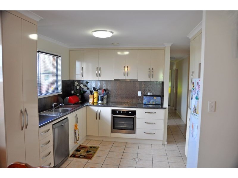 4 Harveys Rd, Beaconsfield QLD 4740