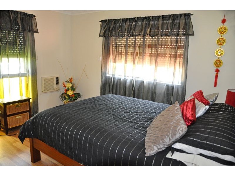 4 Harveys Rd, Beaconsfield QLD 4740