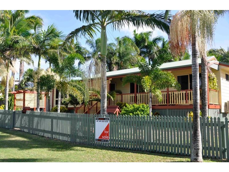 4 Teanna Crt, Eimeo QLD 4740