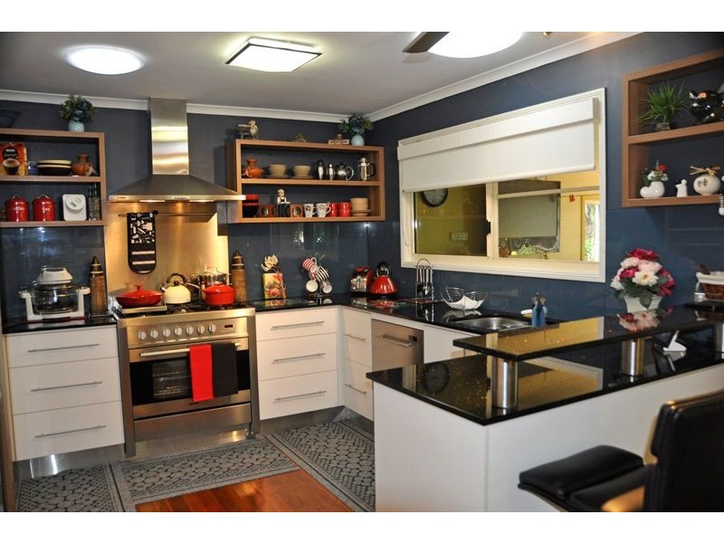 4 Teanna Crt, Eimeo QLD 4740