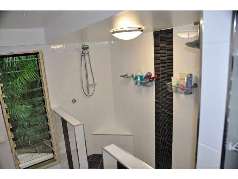 4 Teanna Crt, Eimeo QLD 4740