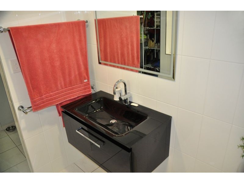 4 Teanna Crt, Eimeo QLD 4740