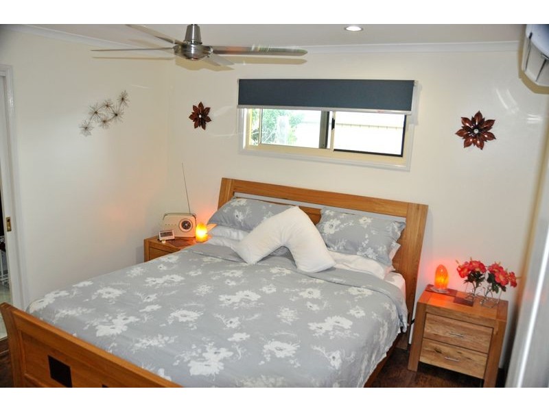 4 Teanna Crt, Eimeo QLD 4740