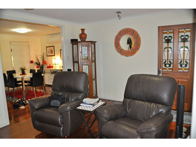 4 Teanna Crt, Eimeo QLD 4740