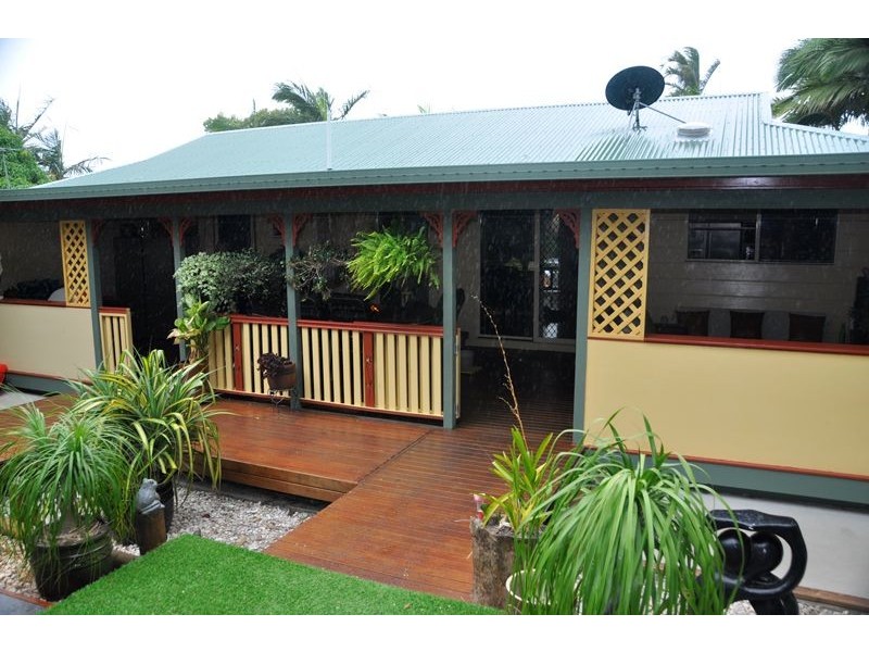 4 Teanna Crt, Eimeo QLD 4740