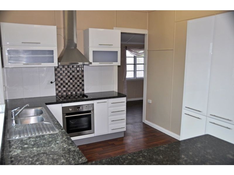 8 Archibald St, South Mackay QLD 4740