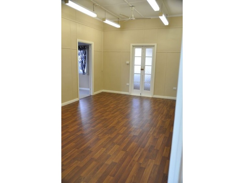 8 Archibald St, South Mackay QLD 4740