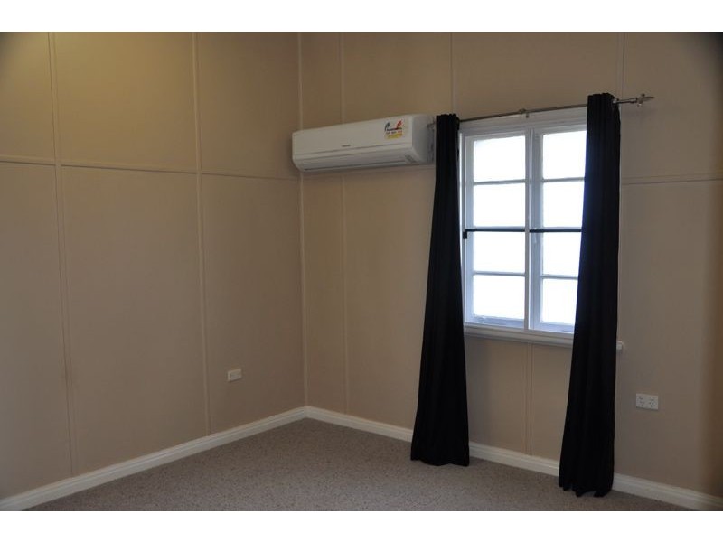 8 Archibald St, South Mackay QLD 4740