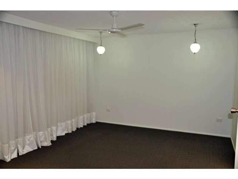 8 Archibald St, South Mackay QLD 4740