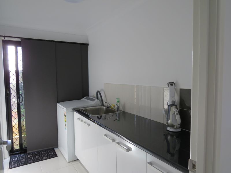 4 Patricia Circuit, Mirani QLD 4754