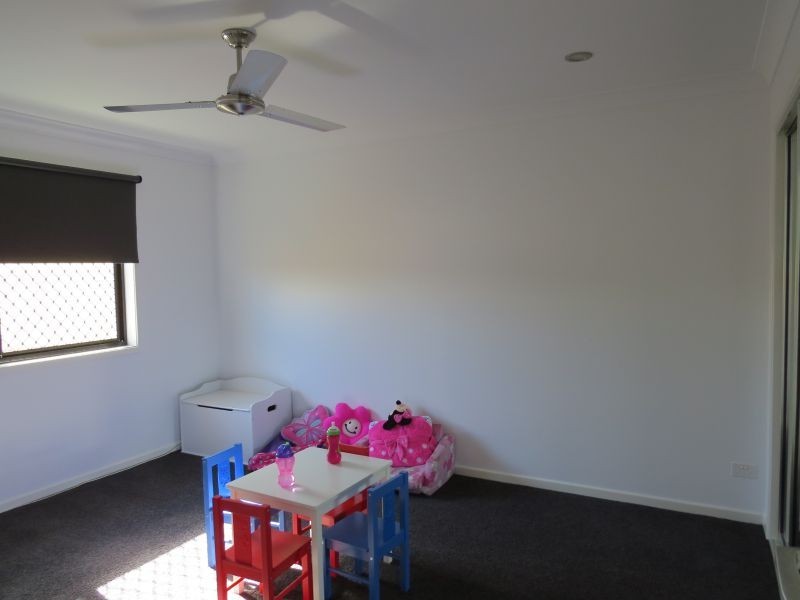 4 Patricia Circuit, Mirani QLD 4754