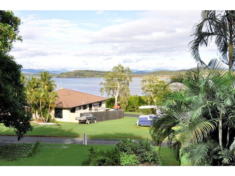 8 Sunset Drv, Sarina Beach QLD 4737