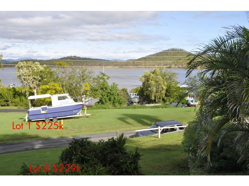 8 Sunset Drv, Sarina Beach QLD 4737