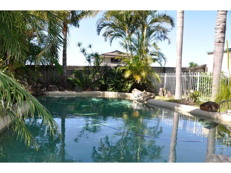 12 Harrier St, Rural View QLD 4740