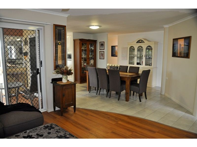 12 Harrier St, Rural View QLD 4740