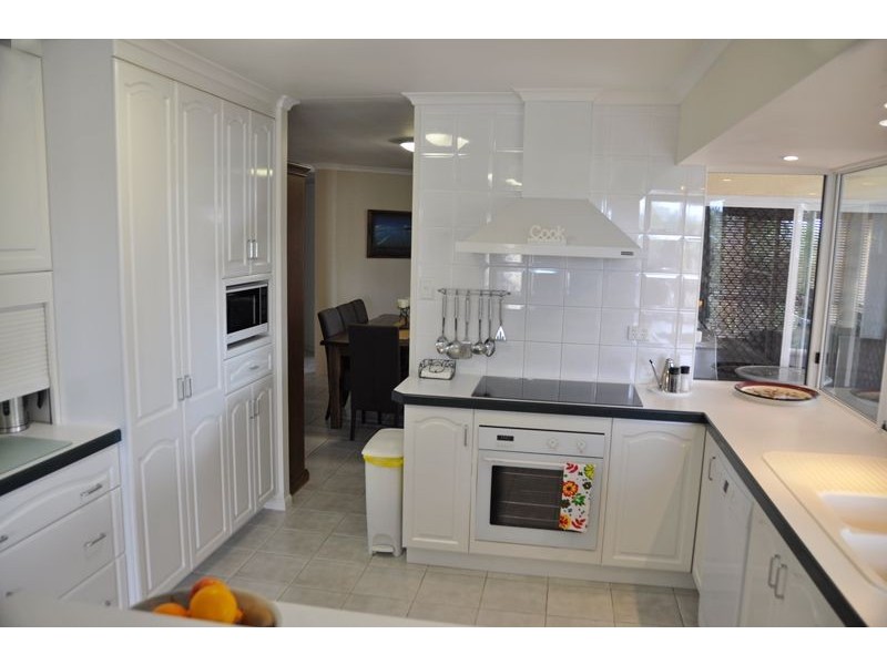 12 Harrier St, Rural View QLD 4740