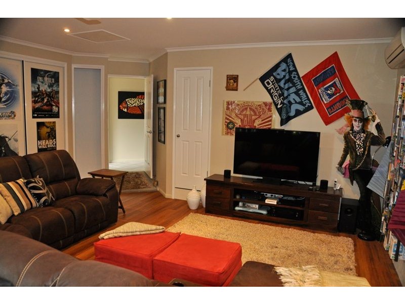 12 Harrier St, Rural View QLD 4740