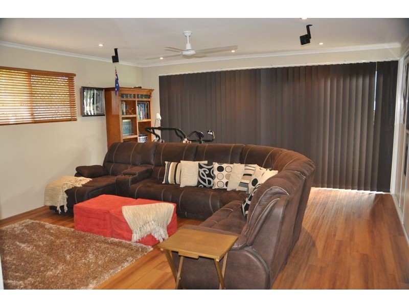 12 Harrier St, Rural View QLD 4740