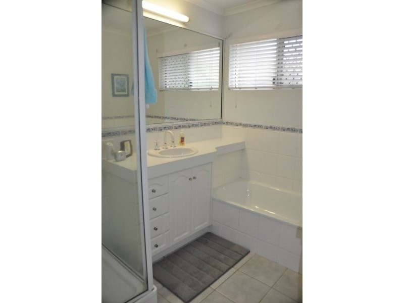 12 Harrier St, Rural View QLD 4740