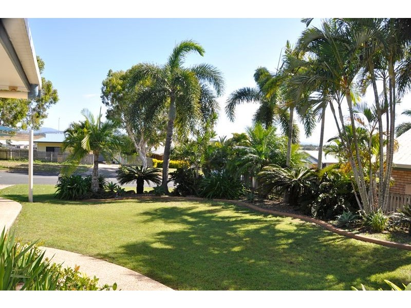 12 Harrier St, Rural View QLD 4740