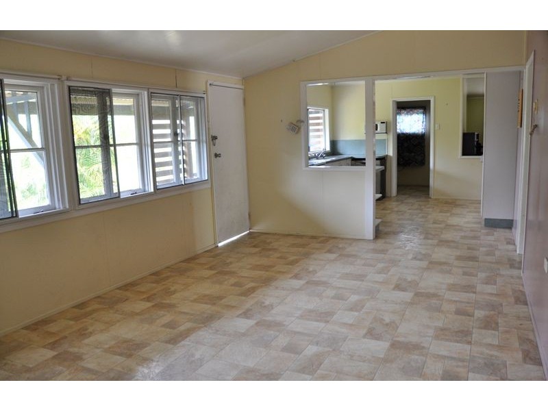 8 McDermott St, Calen QLD 4798