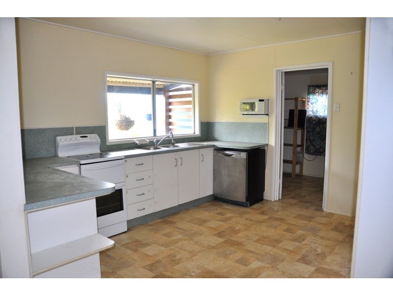 8 McDermott St, Calen QLD 4798
