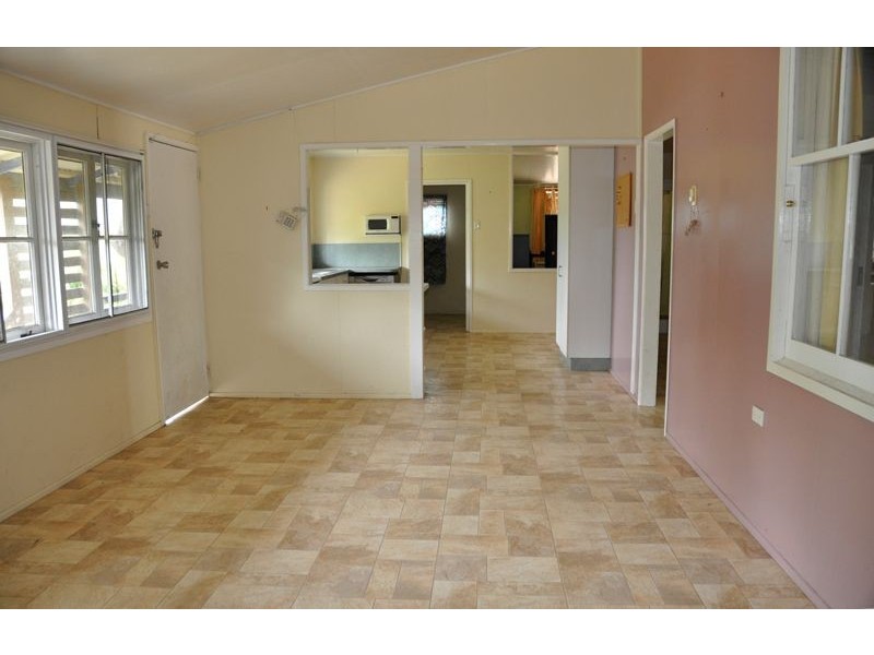 8 McDermott St, Calen QLD 4798