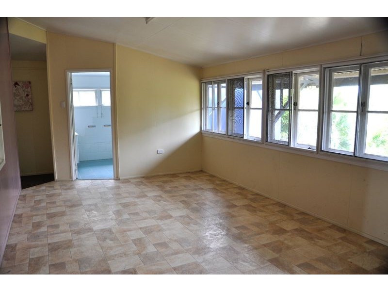 8 McDermott St, Calen QLD 4798