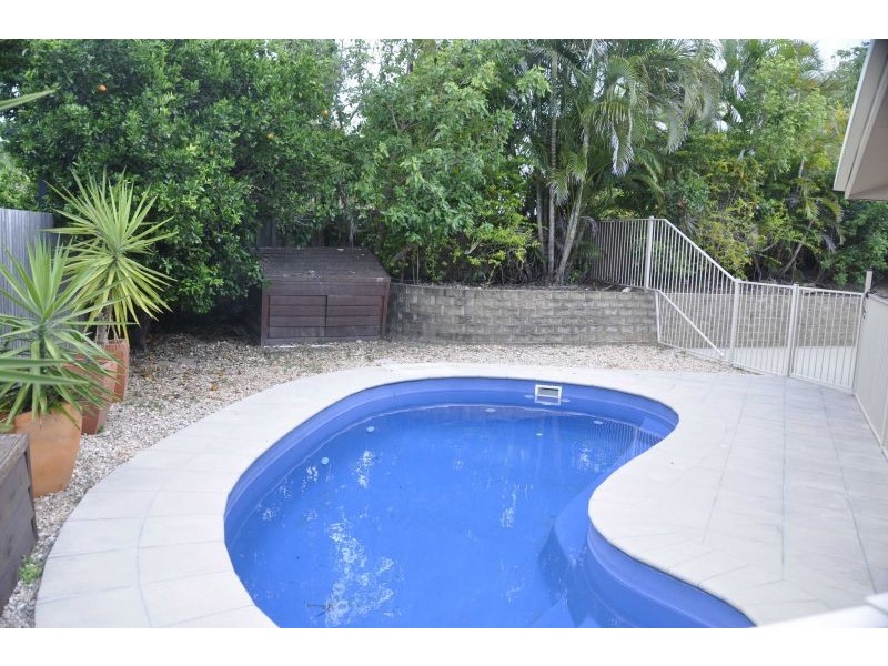 10 Beachside Pl, Shoal Point QLD 4750