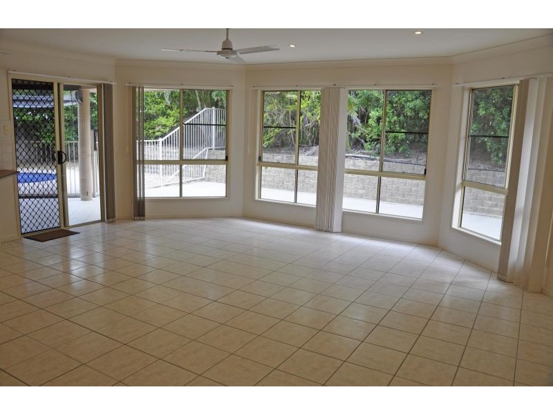 10 Beachside Pl, Shoal Point QLD 4750