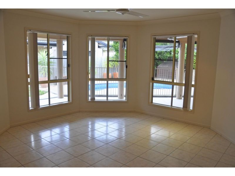 10 Beachside Pl, Shoal Point QLD 4750