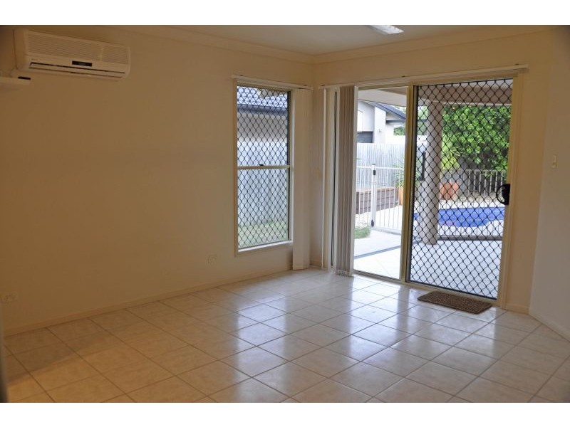 10 Beachside Pl, Shoal Point QLD 4750